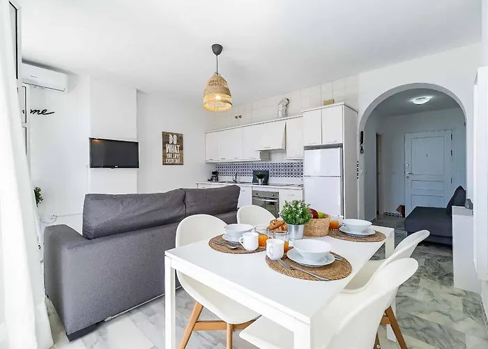 Sur Astigi Vista Mar * Фуэнхирола